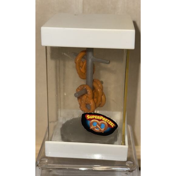 BARBIE TYCO KITCHEN LITTLES PRETZEL DISPLAY STAND WITH 4 PRETZELS - Picture 1 of 7